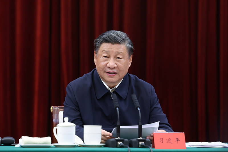 2023年10月12日下午，中共中央總書記、國家主席、中央軍委主席習(xí)近平在江西省南昌市主持召開進(jìn)一步推動長江經(jīng)濟(jì)帶高質(zhì)量發(fā)展座談會并發(fā)表重要講話。新華社記者 鞠鵬 攝