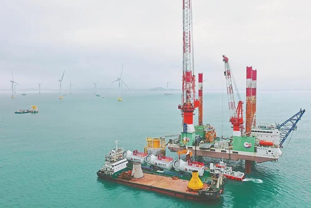 福能集團(tuán)曾是“一煤獨(dú)大”的老國企，近年來積極轉(zhuǎn)型，布局新能源、新材料、醫(yī)療健康等領(lǐng)域。圖為福能集團(tuán)三川海上風(fēng)電項(xiàng)目。（資料圖片）